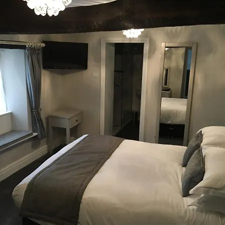 Bed & Breakfast Maypole