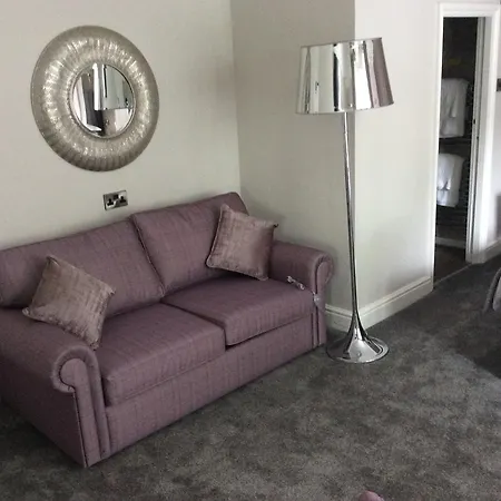 Maypole Bed & Breakfast 3*