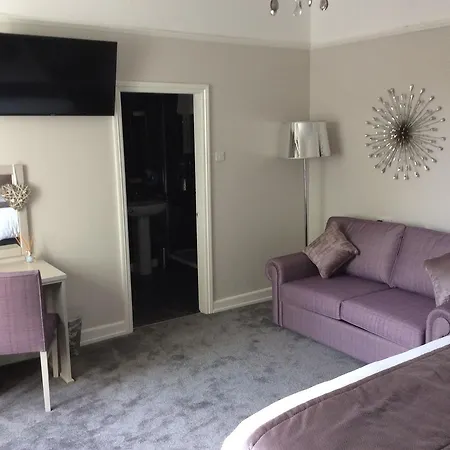 Maypole לינה וארוחת בוקר