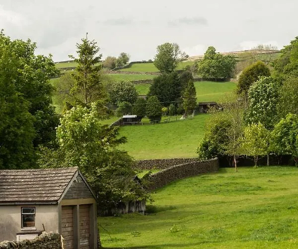 Maypole Bed & Breakfast 3*