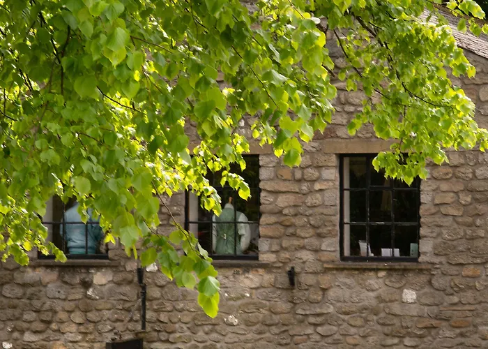 Bed & Breakfast Maypole