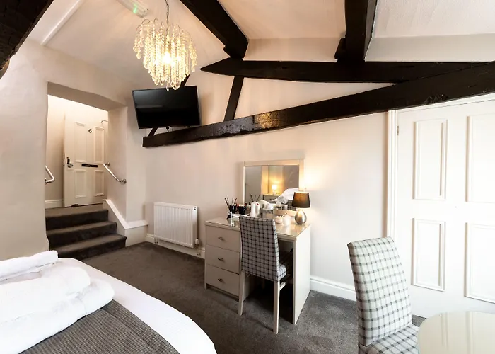 Bed & Breakfast Maypole