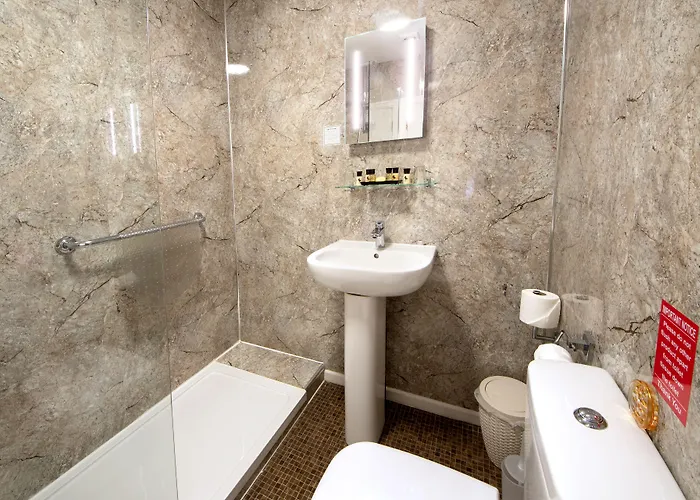 Bed & Breakfast Maypole