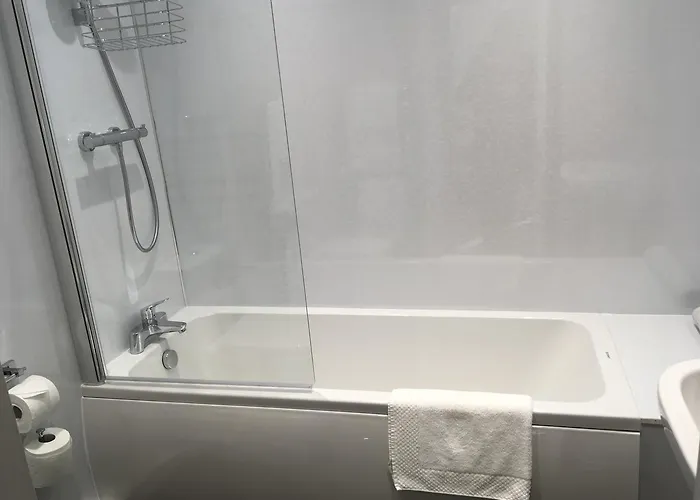 Maypole Bed & Breakfast 3*