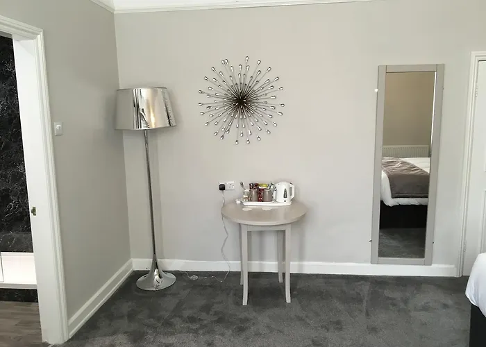 Bed & Breakfast Maypole 3*