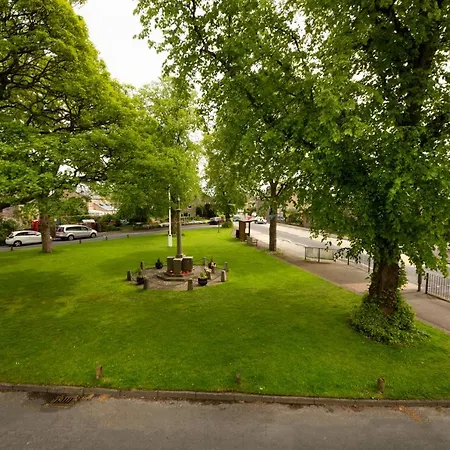 Maypole Bed & Breakfast 3*