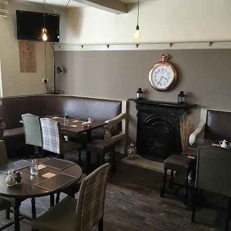 Bed & Breakfast Maypole